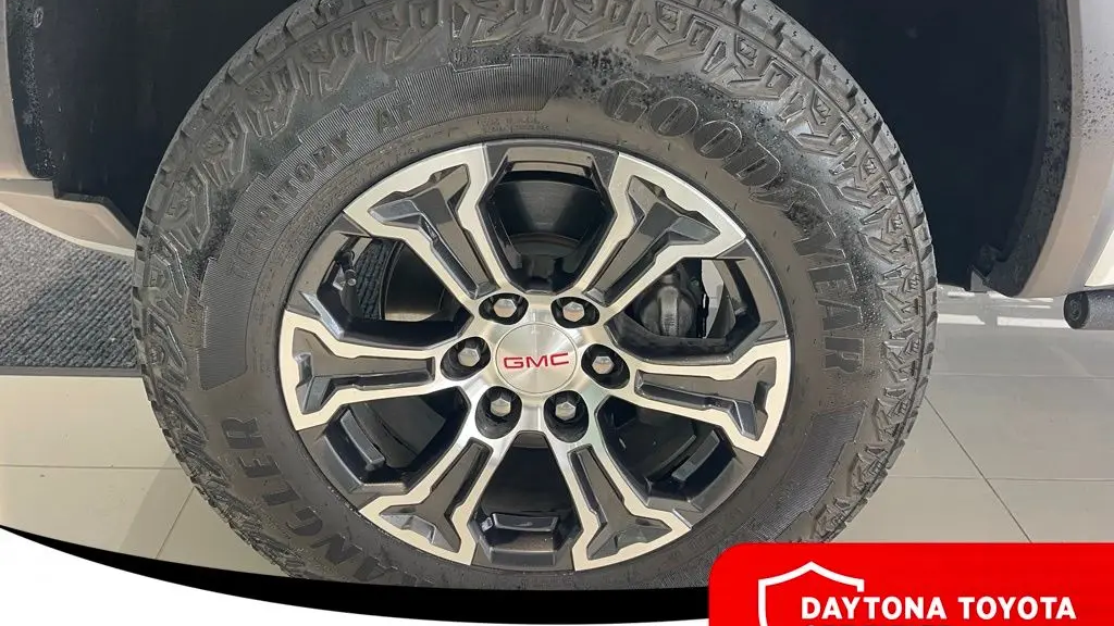 2025 GMC Canyon AT4