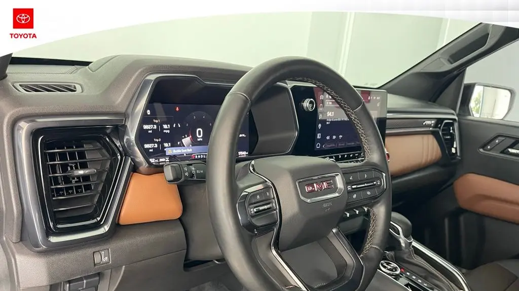 2025 GMC Canyon AT4