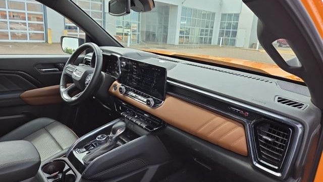 2025 GMC Canyon AT4