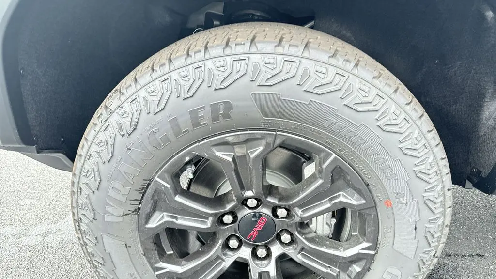 2024 GMC Canyon Elevation
