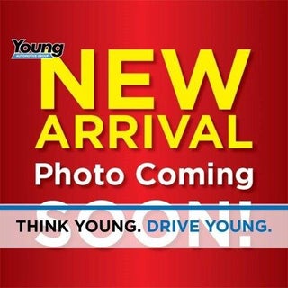 2024 GMC Canyon with Summit White Exterior