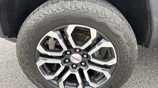 2024 GMC Canyon AT4
