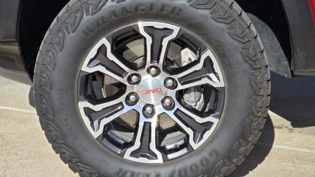 2024 GMC Canyon AT4