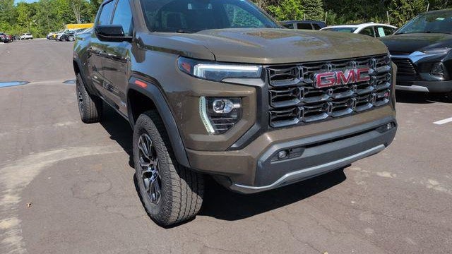 2023 GMC Canyon AT4