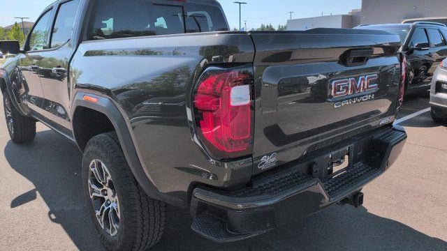 2023 GMC Canyon AT4