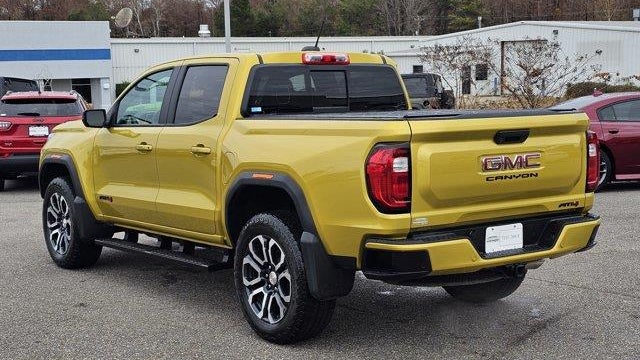 2023 GMC Canyon AT4