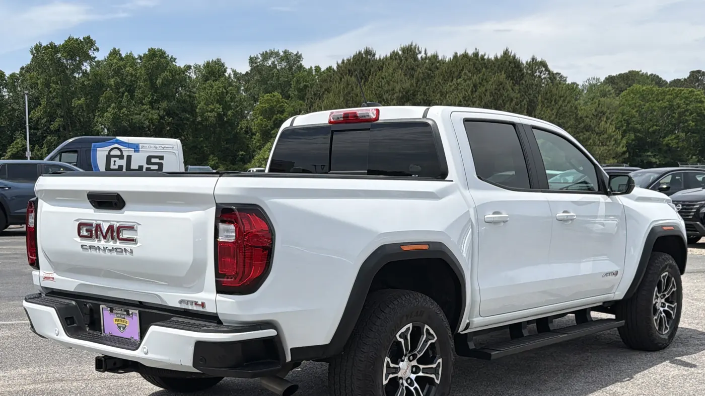 2023 GMC Canyon AT4