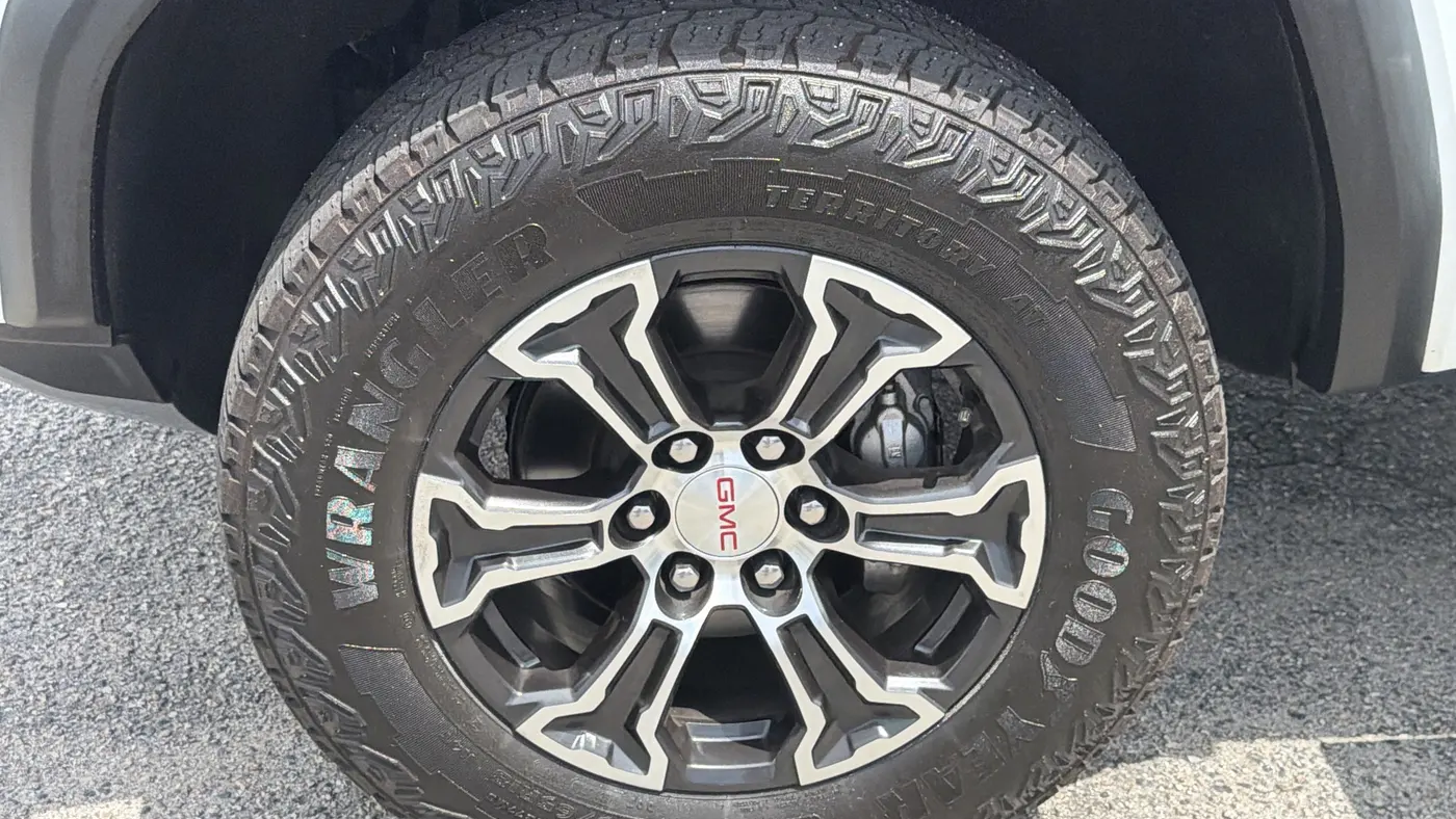2023 GMC Canyon AT4