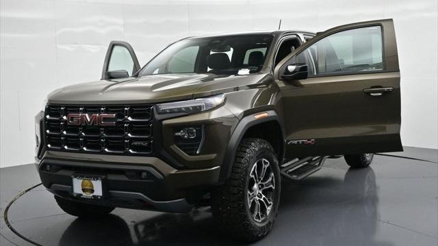 2024 GMC Canyon AT4