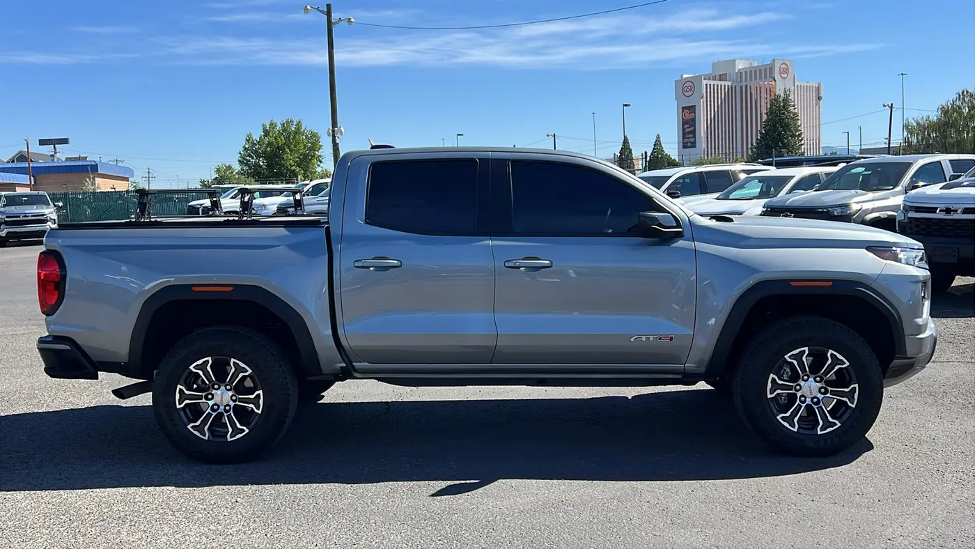 2023 GMC Canyon AT4