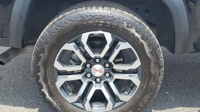 2024 GMC Canyon AT4