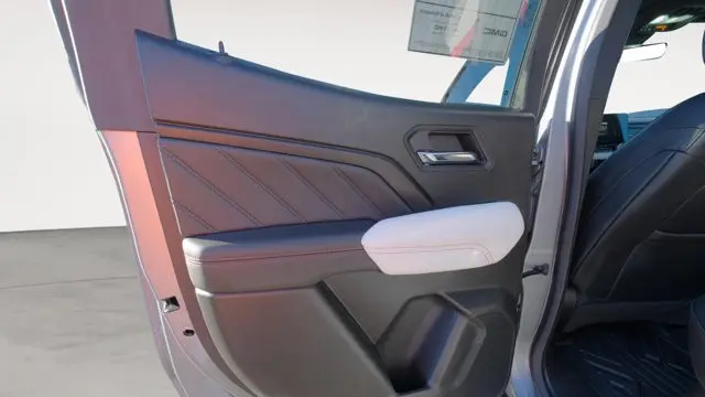 2023 GMC Canyon AT4X