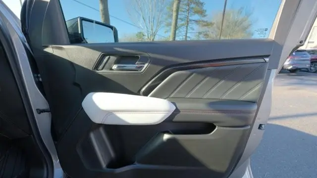 2023 GMC Canyon AT4X