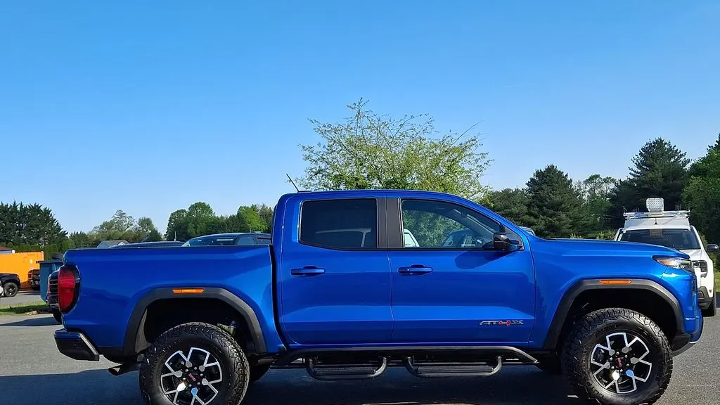 2024 GMC Canyon AT4X
