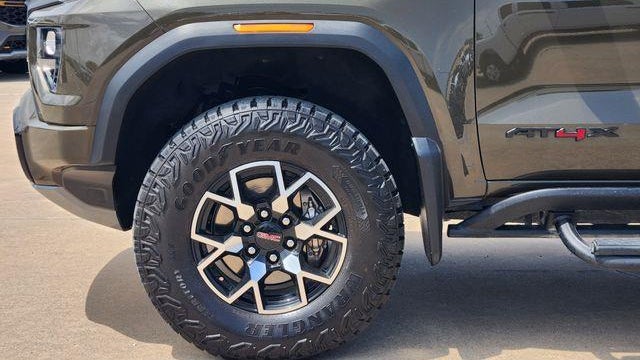 2023 GMC Canyon AT4X