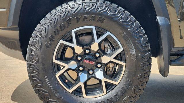 2023 GMC Canyon AT4X