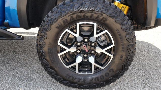 2023 GMC Canyon AT4X
