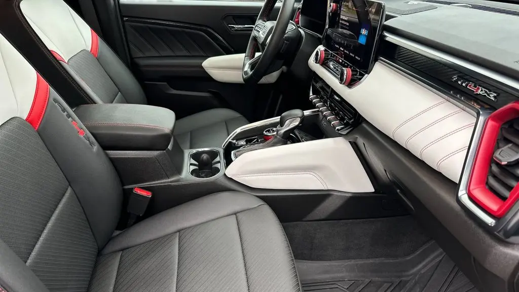 2024 GMC Canyon AT4X