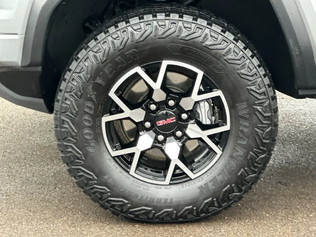 2024 GMC Canyon - $46,666