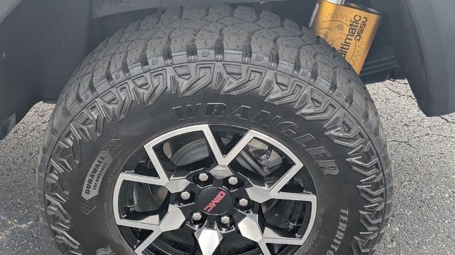 2023 GMC Canyon AT4X