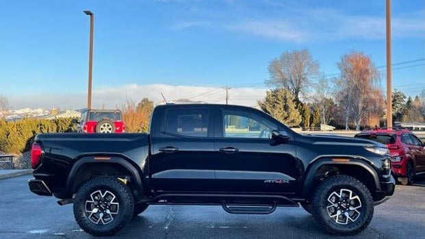 2024 GMC Canyon AT4X