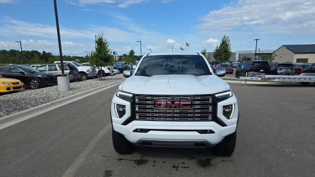 2024 GMC Canyon Denali