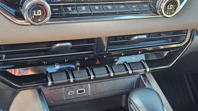 2023 GMC Canyon Denali
