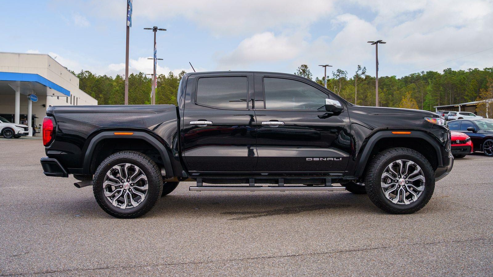 2023 GMC Canyon Denali
