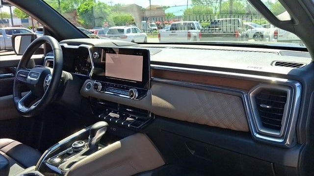 2023 GMC Canyon Denali