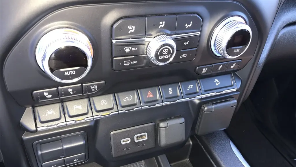 2021 GMC Sierra 1500 AT4