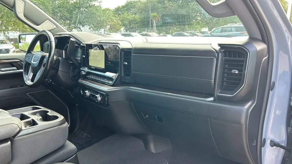 2024 GMC Sierra 1500 SLE