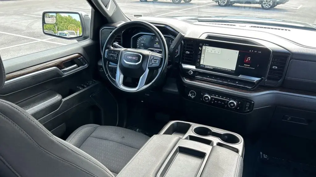 2024 GMC Sierra 1500 SLE