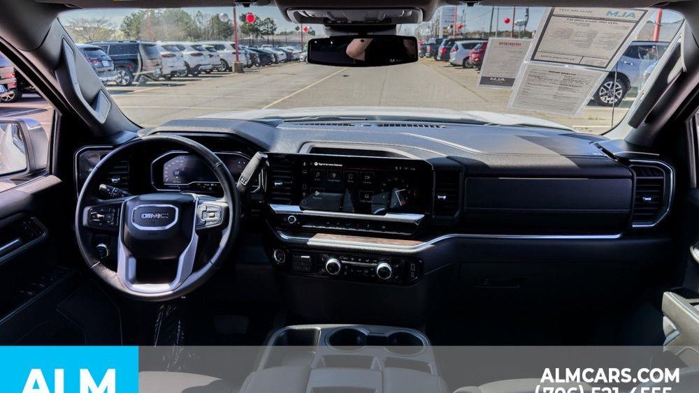 2025 GMC Sierra 1500 SLT