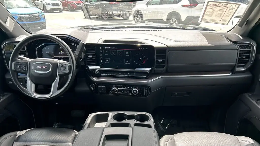 2025 GMC Sierra 1500 SLT