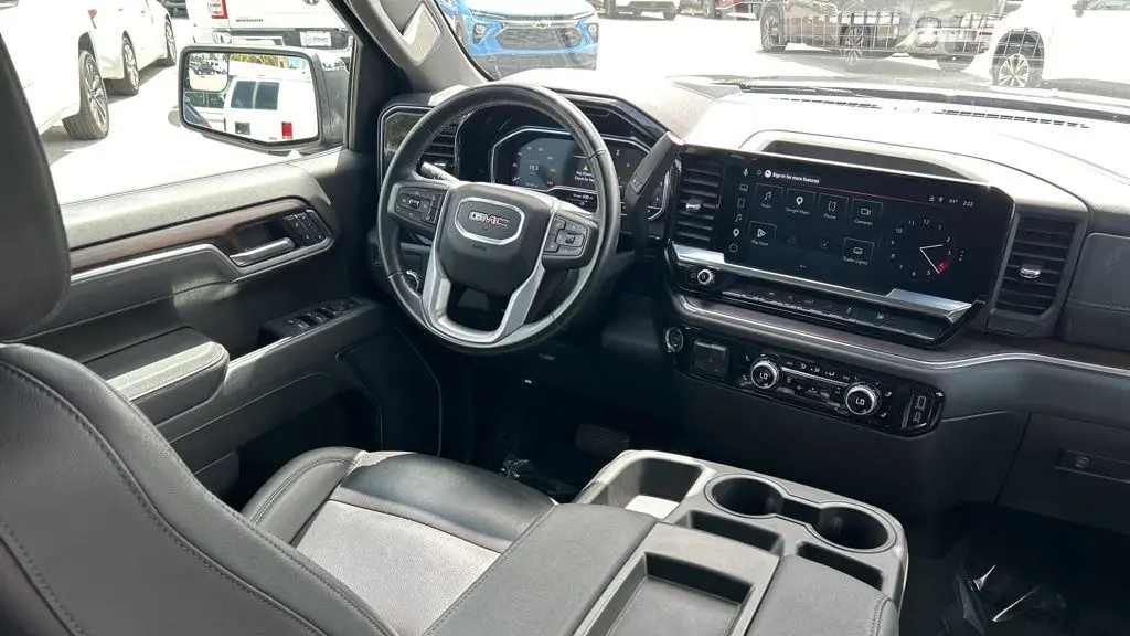 2025 GMC Sierra 1500 SLT