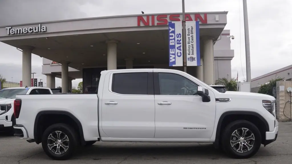 2025 GMC Sierra 1500 SLT