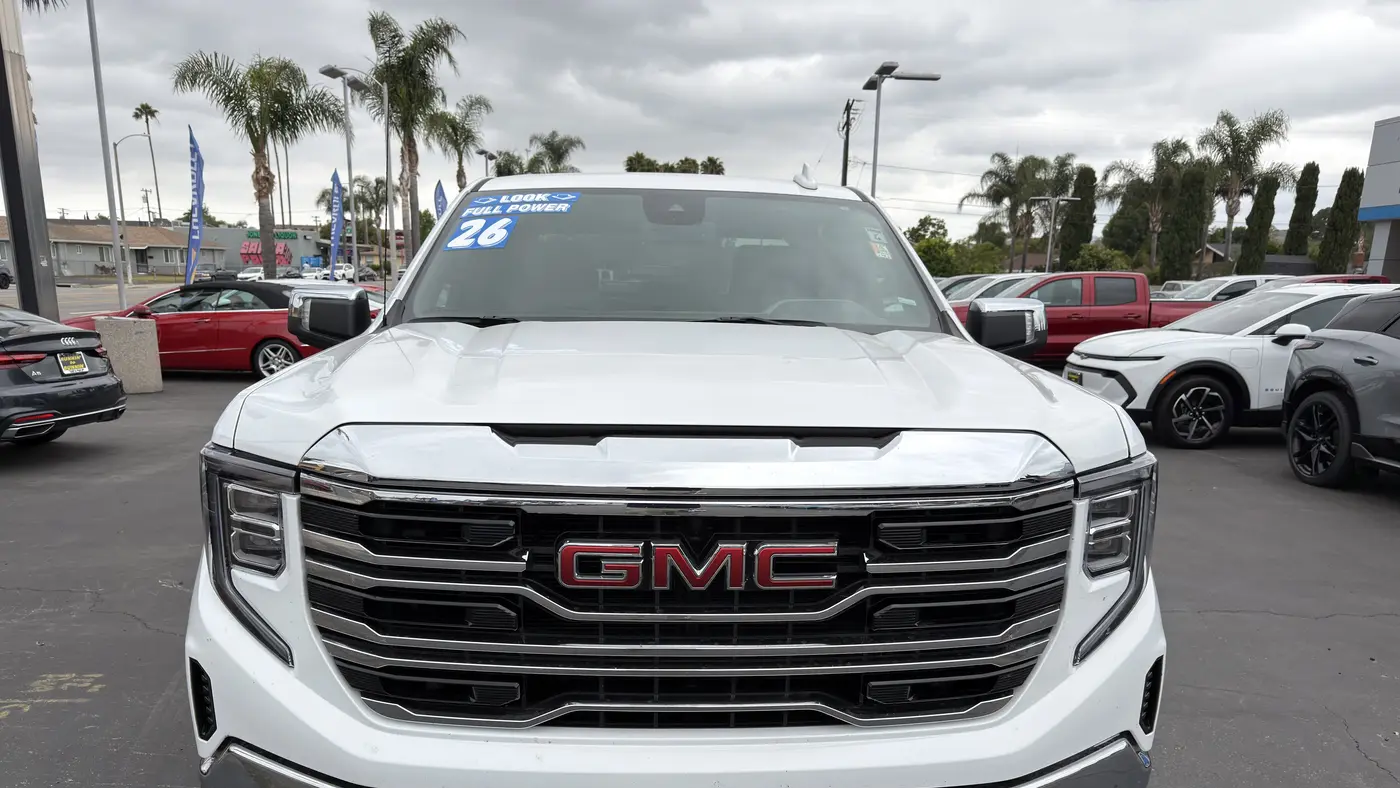 2026 GMC Sierra 1500 SLT