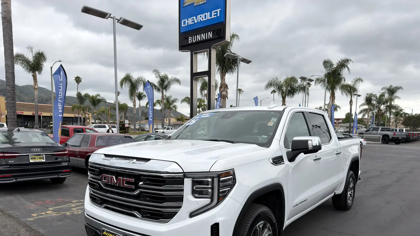 2026 GMC Sierra 1500 SLT