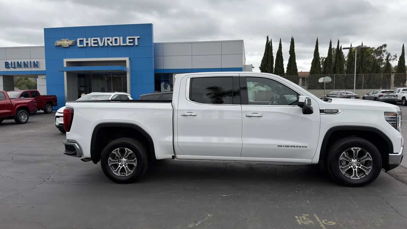 2026 GMC Sierra 1500 SLT