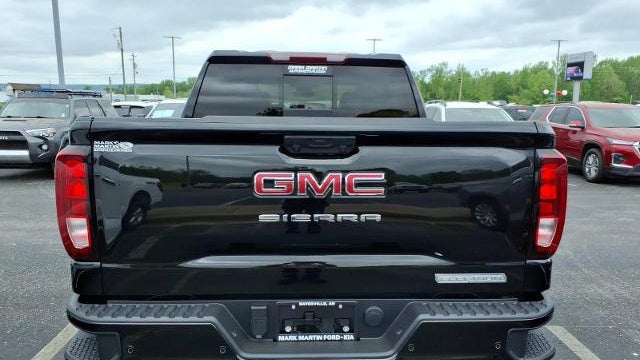 2025 GMC Sierra 1500 Elevation