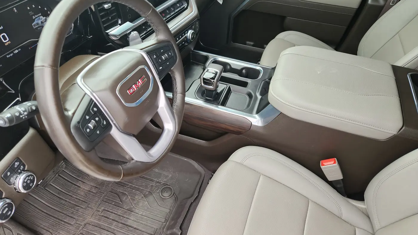 2025 GMC Sierra 1500 SLT