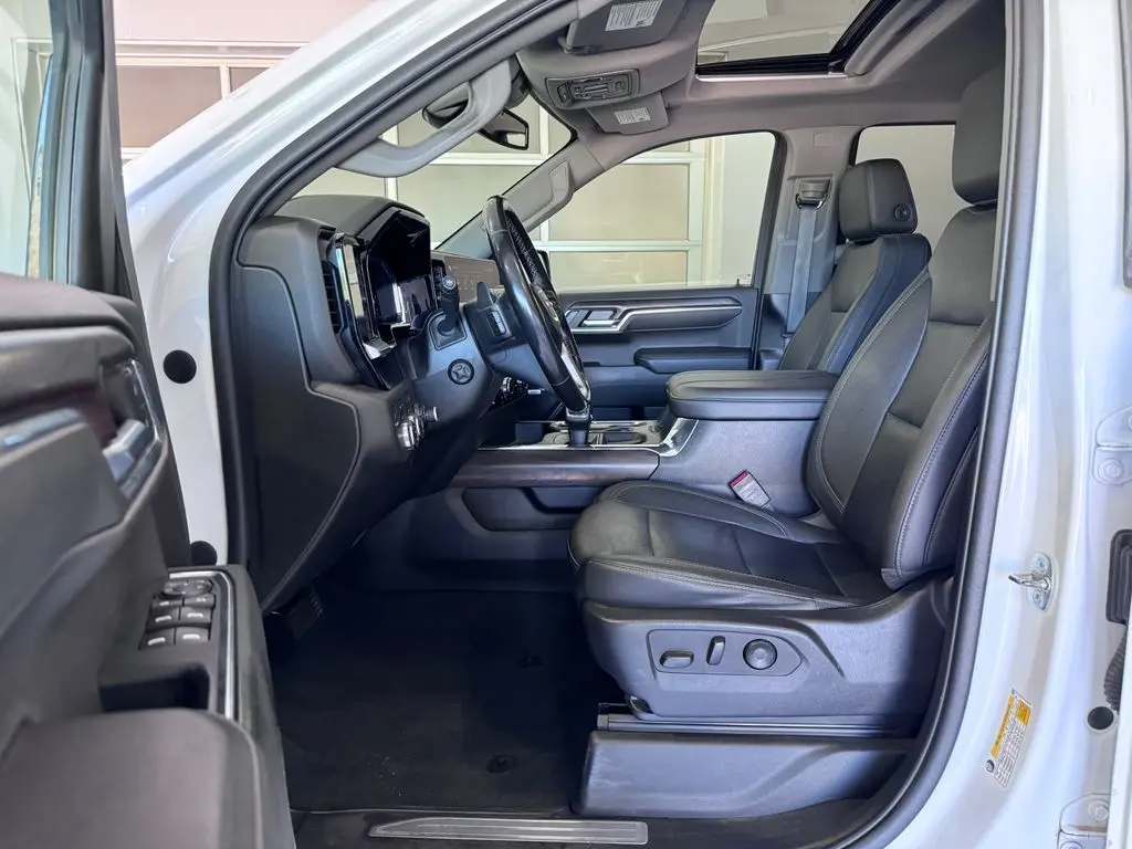 2023 GMC Sierra - $40,987