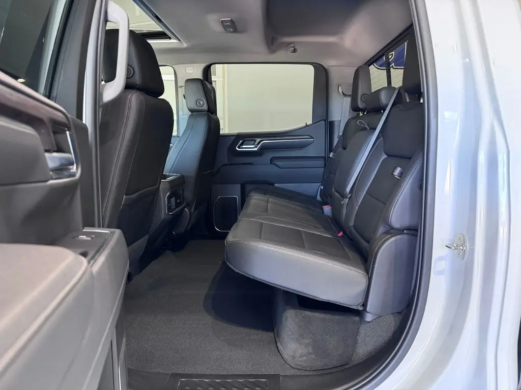 2023 GMC Sierra - $40,987