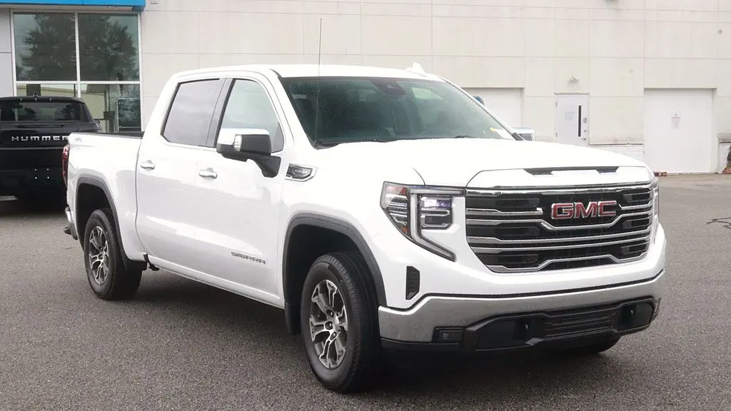 2025 GMC Sierra 1500 SLT
