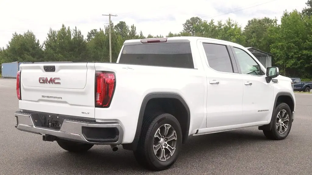 2025 GMC Sierra 1500 SLT
