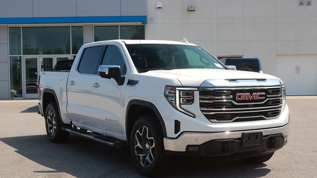 2025 GMC Sierra 1500 SLT