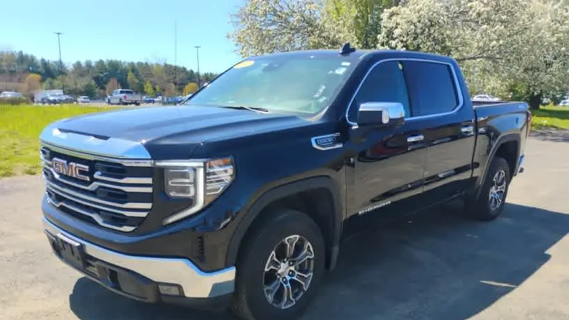 2025 GMC Sierra 1500 SLT