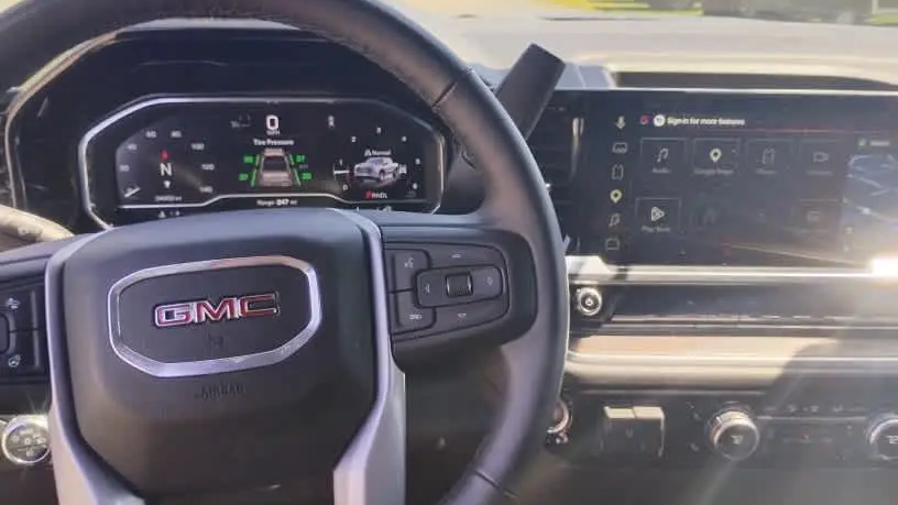 2025 GMC Sierra 1500 SLT