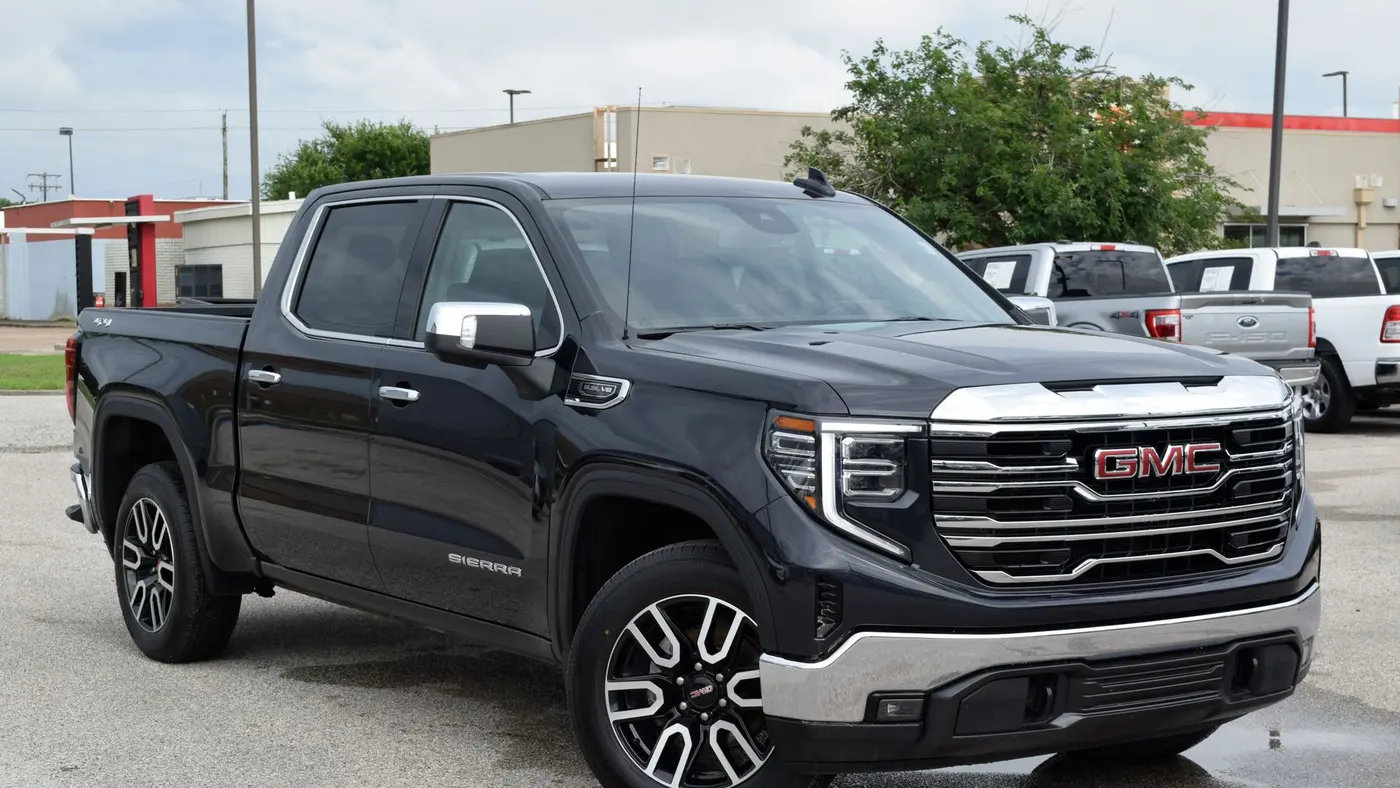 2026 GMC Sierra 1500 SLT
