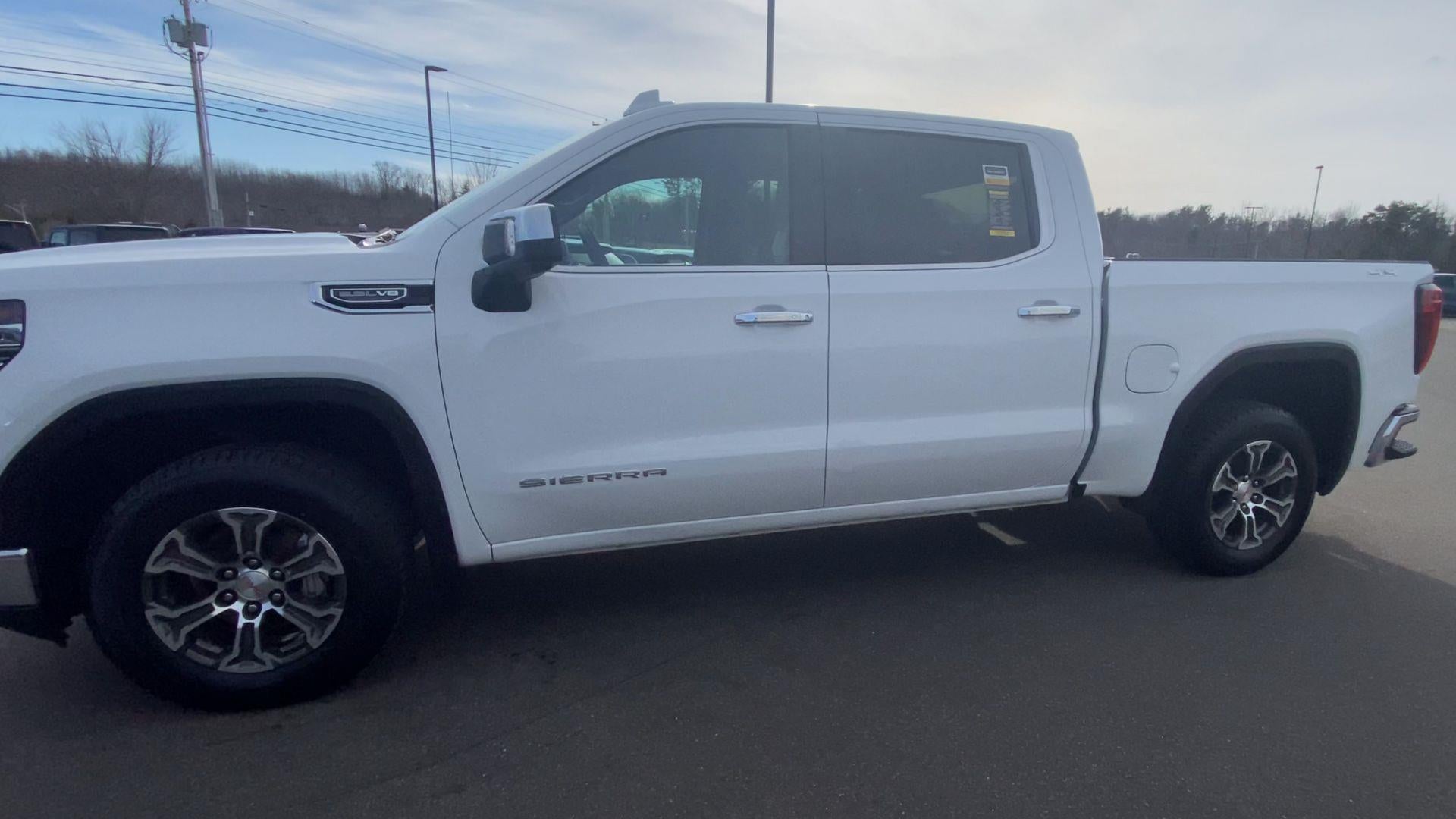 2025 GMC Sierra 1500 SLT